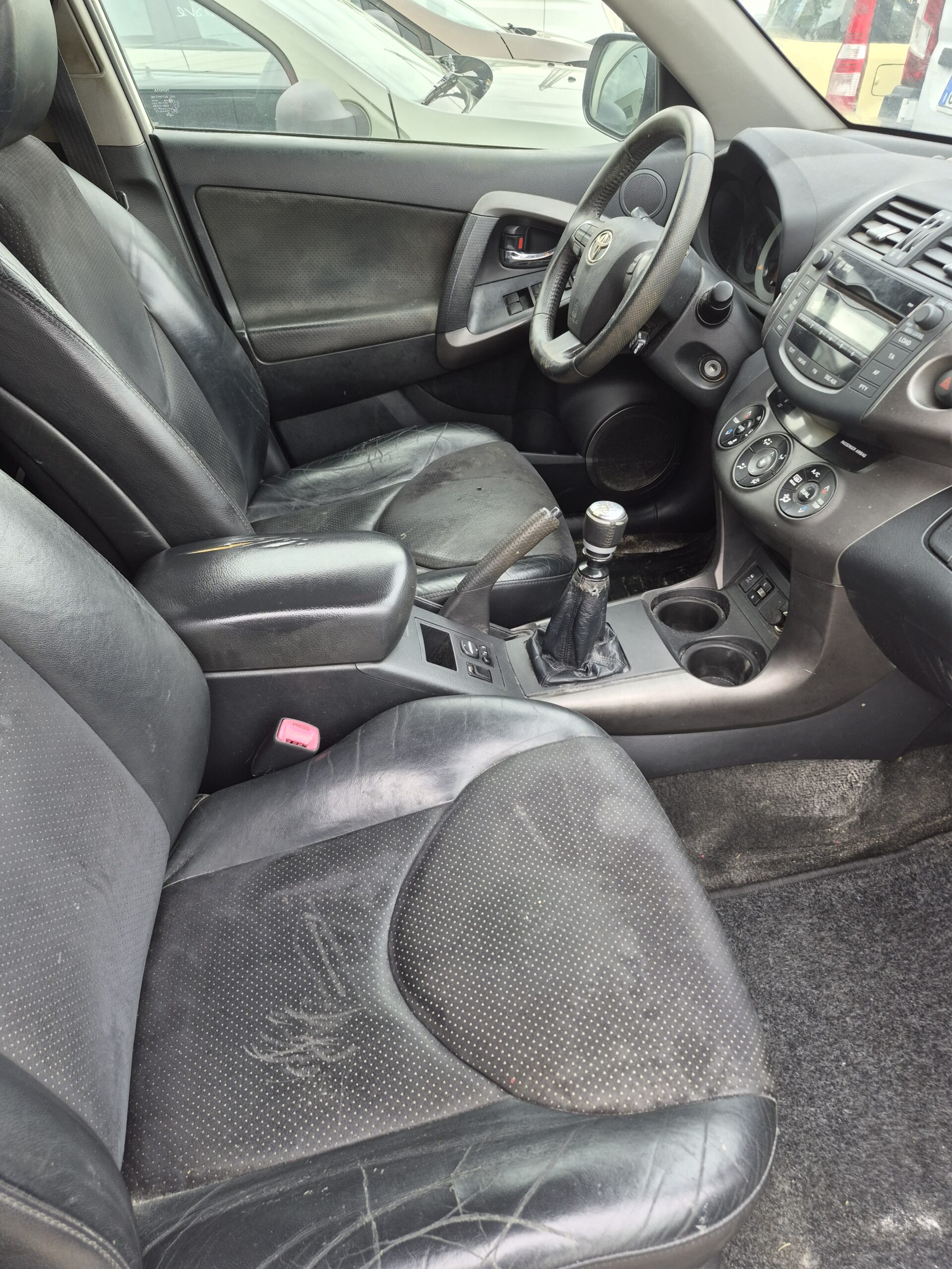 TOYOTA RAV 4